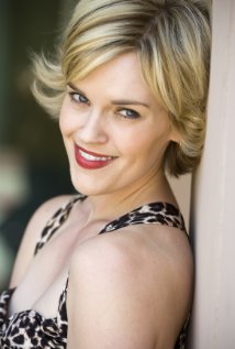 Kari Wahlgren