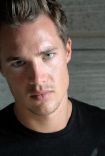 Alexander Dreymon