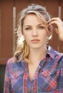 Mia Faith